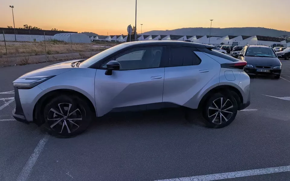 Toyota C-HR 2.0 HDF Plug-in Square Collection
