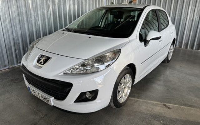 PEUGEOT 207 1.4i Active