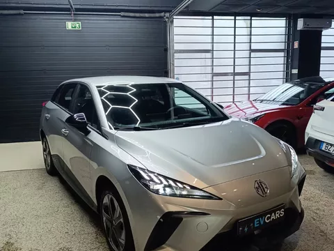 MG MG4 64 kWh Luxury