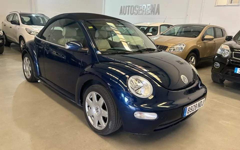 VOLKSWAGEN Beetle VOLKSWAGEN Beetle 1.9 TDI 100CV Cabriolet - 8500€ en Badajoz
