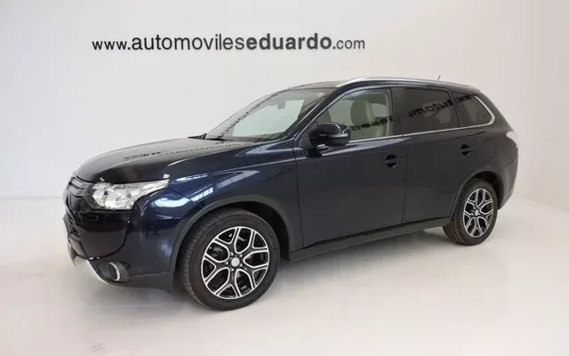 MITSUBISHI Outlander Outlander 220DI-D Kaiteki 6AT 4WD