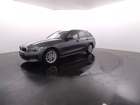 BMW Serie 3 - 330e Touring Cx. Aut. GPS / Vidros Escurecidos / JLL / Bat. 10.4 kWh