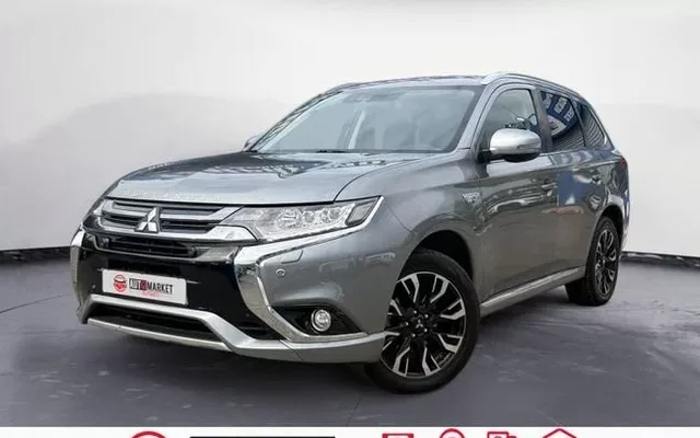 MITSUBISHI Outlander PHEV Kaiteki 4WD