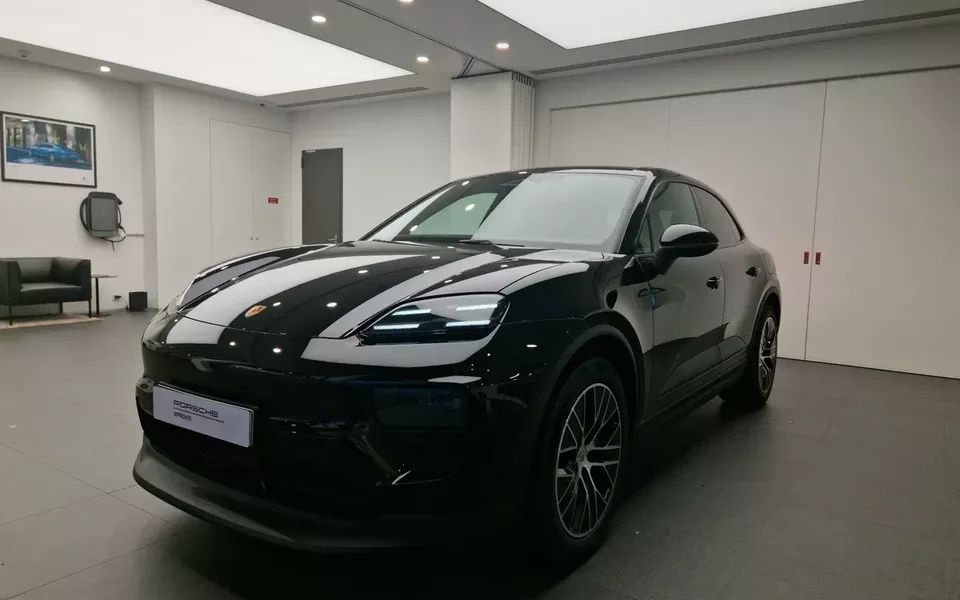 Porsche Macan Electric 4