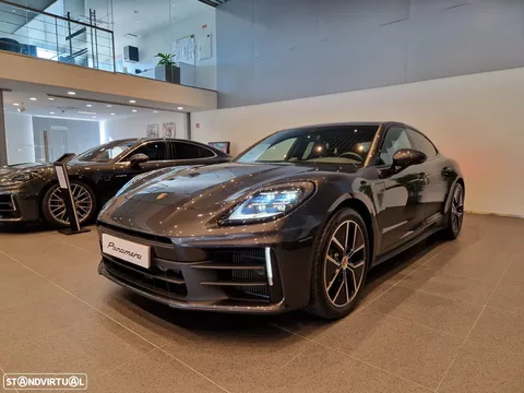 Porsche Panamera 4