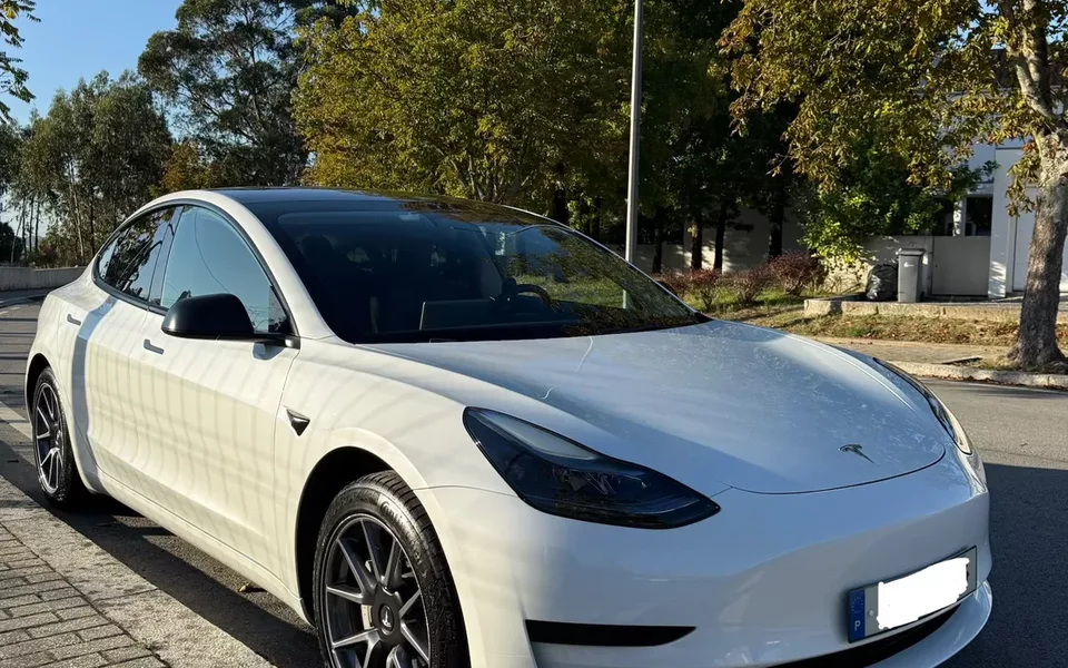 Tesla Model 3 Tração Traseira