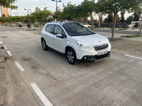 PEUGEOT 2008 2008 1.2 PureTech S&S Allure EAT6 110 - 7990€ en Valencia