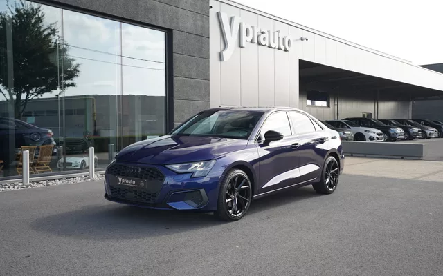 Audi A3 30 TFSI Berline Automaat Digitaal Verwarmde zetels dashboard DAB AppleAndroid Camera Privacy Parkeersensoren ACC Lane assist Parkassist