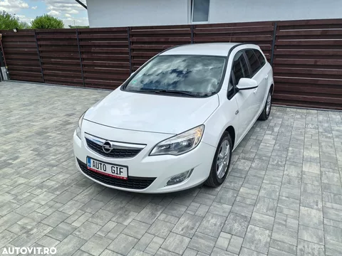 Opel Astra 2012