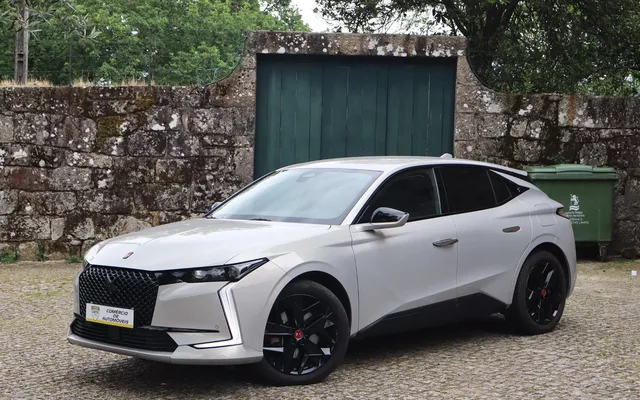 DS DS4 E-TENSE 225 PERFORMANCE LINE