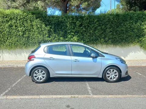 Peugeot 208 PureTech 82 Start & Stop Style