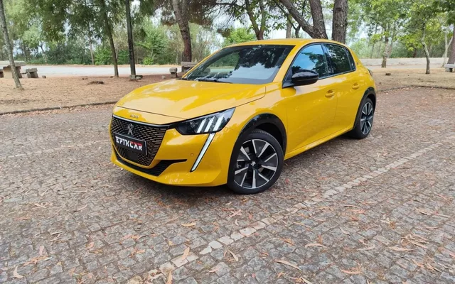 Peugeot e-208 50 kWh GT Line