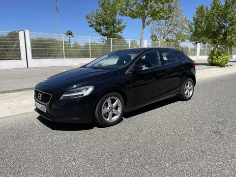 VOLVO V40 V40 D2 Momentum 120