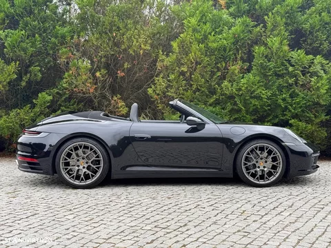 Porsche 911 (992) Carrera 4 PDK