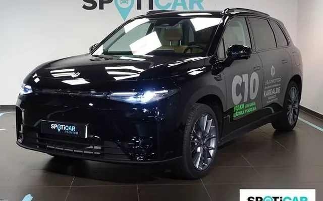 LEAPMOTOR C10 REEV 28.4 kWh REEV Hybrid A Design