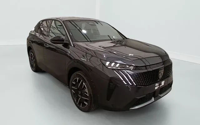 Peugeot 3008 Hybrid 136 e-DCS6 GT Zéro km immatriculé