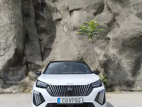 Peugeot e-2008 GT