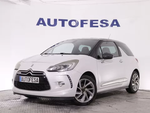DS DS 3 1.2 PURETECH SO CHIC 110CV 3P # NAVY, PARKTRONIC