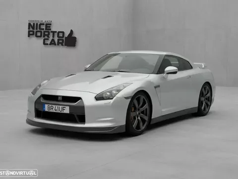 Nissan GT-R