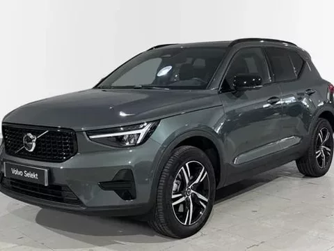VOLVO XC40 Plus, B3 Mild hybrid, Gasolina, Dark