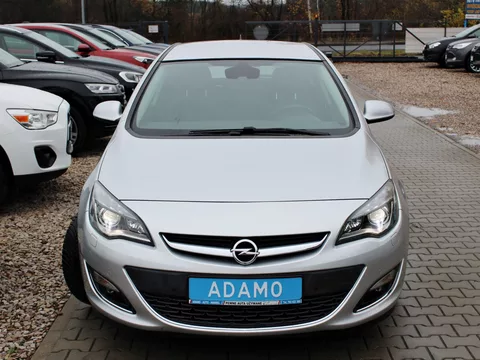 Opel Astra J (2010 – 2019) 1.4 T. Cosmo. Niski Przebieg!