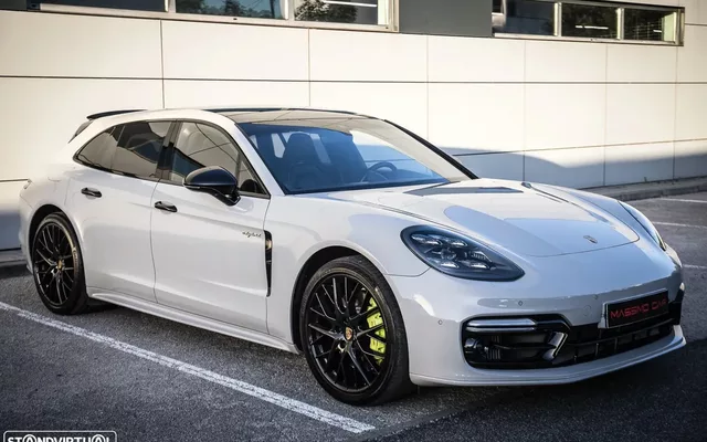 Porsche Panamera Sport Turismo 4 E-Hybrid Platinum Edition