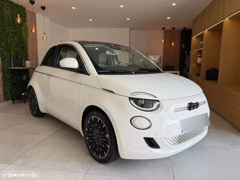 Fiat 500e 42kWh la Prima (by Bocelli)