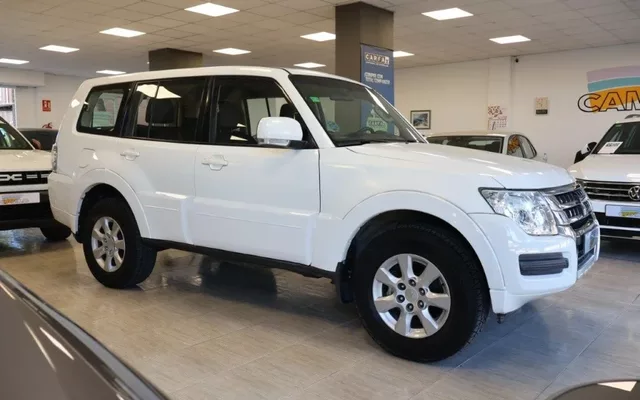 MITSUBISHI Montero Montero 3.2DI-D Spirit 5AT 190