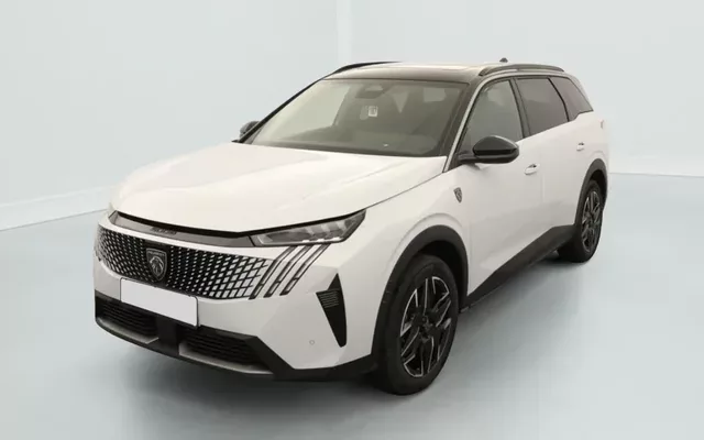 Peugeot 5008 Gt 1.2 HYBRID 145 Zéro km immatriculé