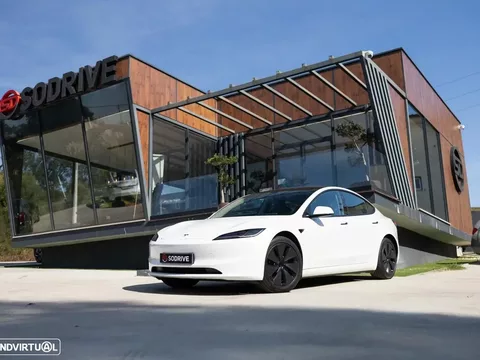 Tesla Model 3 Tração Traseira