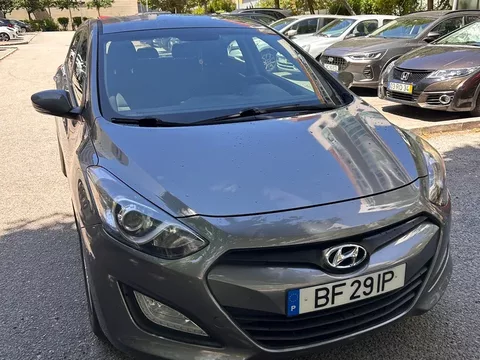 Hyundai i30 blue 1.6 CRDi Style