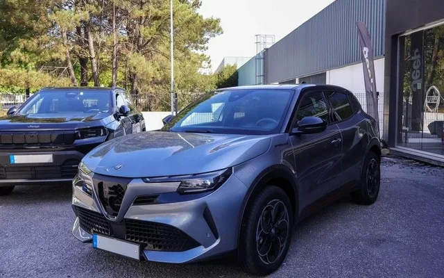 Alfa Romeo Junior 54 kWh Sport Speciale