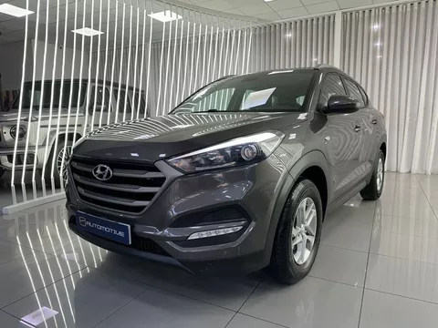 HYUNDAI Tucson Tucson 1.7CRDI BD Essence 4x2 - 14990€ en Utrera