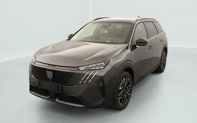 Peugeot 5008 Gt 1.2 HYBRID 145 Zéro km immatriculé