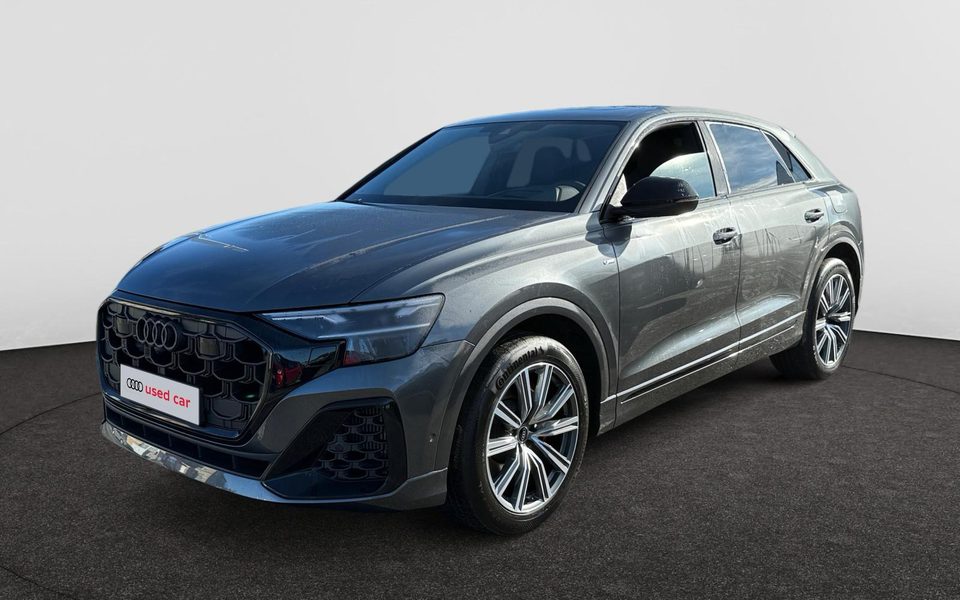 AUDI Q8 SUV Audi Q8 SUV TFSI e quattro 360 kW tiptronic