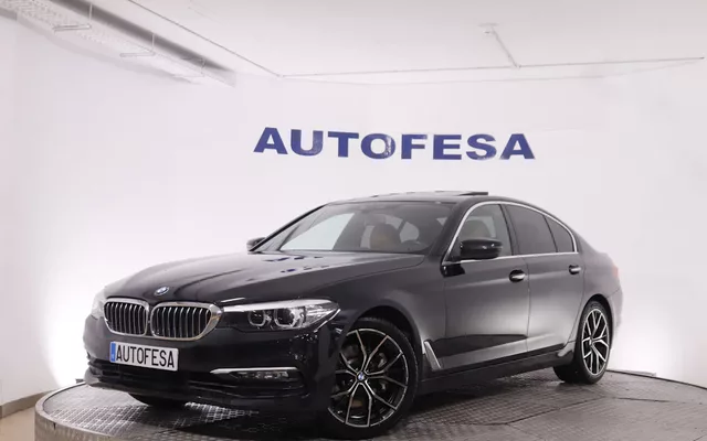 BMW 530 SERIE 5 530I XDRIVE AUTO 252CV 4P # CUERO, TECHO ELECTRICO, PARKTRONIC