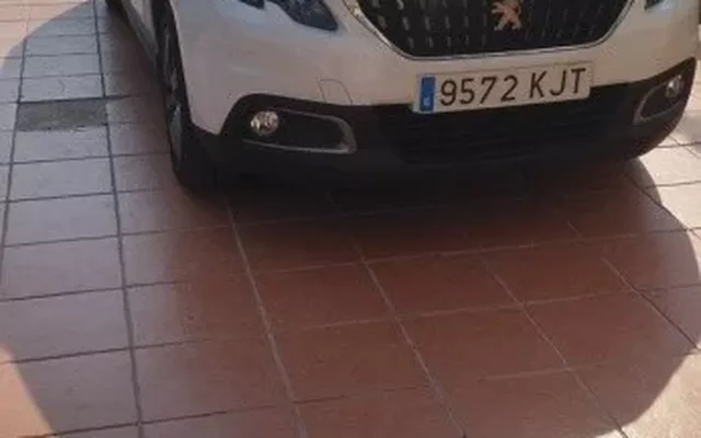 PEUGEOT 2008 2008 1.6 BlueHDI Style 100