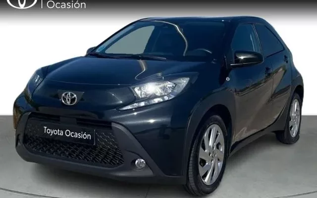 TOYOTA Aygo X Cross Aygo XCross 70 T/M Play
