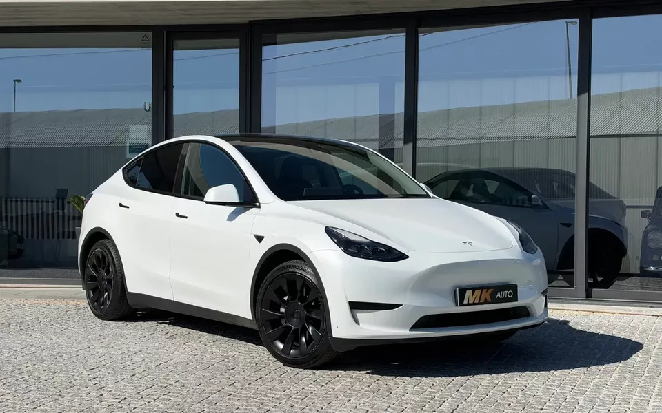 Tesla Model Y RWD