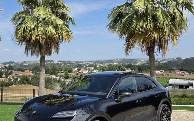 Porsche Macan Electric 4