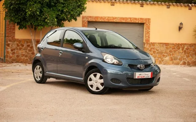 TOYOTA Aygo Aygo 1.0 VVT-i Blue