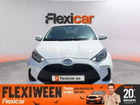 TOYOTA Yaris Yaris 120H 1.5 Active - 19290€ en Arrecife