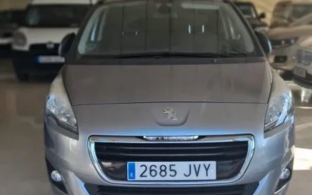 PEUGEOT 5008 5008 1.6 BlueHDi Style 7 pl. 120