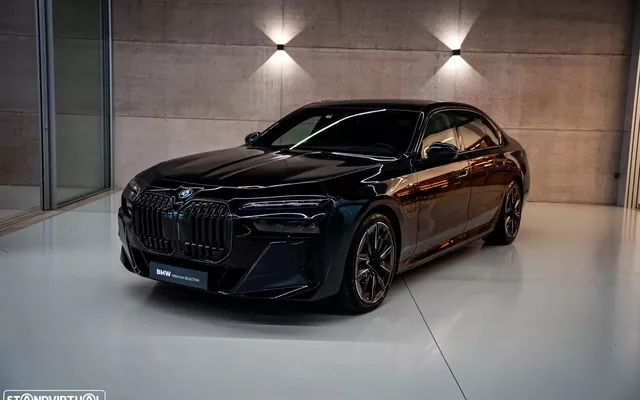 BMW 750 750e xDrive Pack Desportivo M Pro