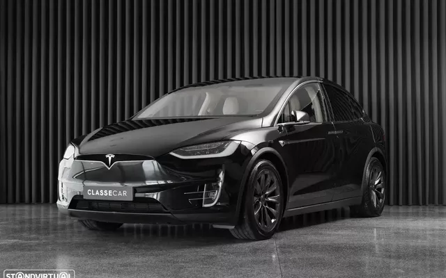 Tesla Model X 90D