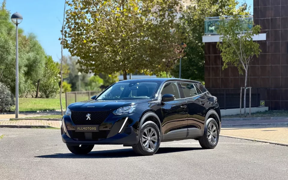 Peugeot 2008 PureTech 130 EAT8 GT