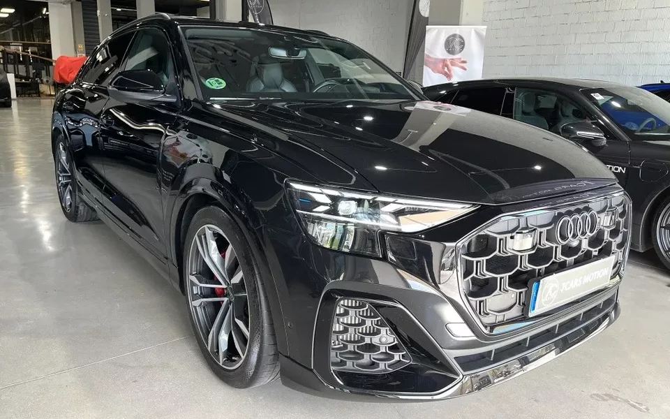 AUDI Q8 SQ8 TFSI quattro tiptronic