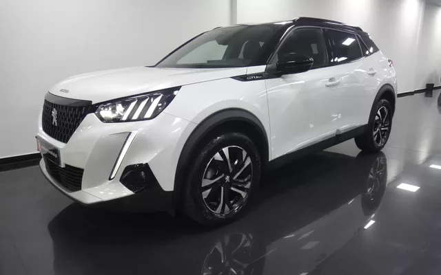 Peugeot 2008 PureTech 130 EAT8 GT
