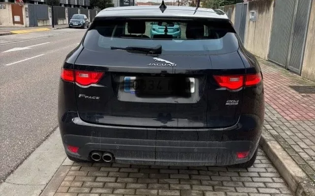 JAGUAR F-Pace F-Pace 2.0i4D Pure Aut. AWD 180