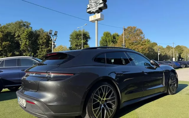 Porsche Taycan Sport Turismo Standard